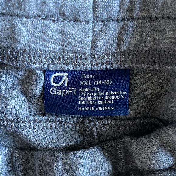 Like new boys Gap fit pants size XXL 14-16 - Picture 2 of 2